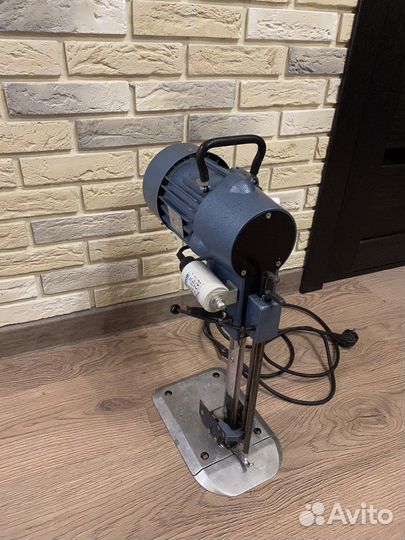 Вертикальный раскройный нож Hoffman HF-195S