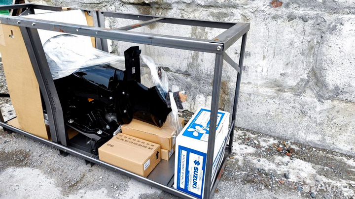 Мотор лодочный Suzuki DF90ATX черный в наличии