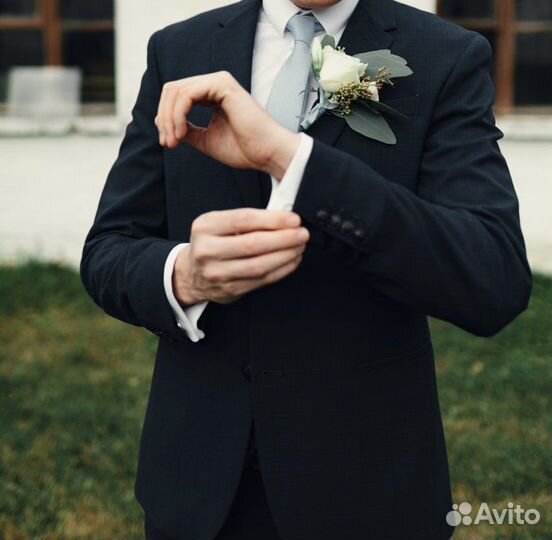 Мужской костюм тройка темно-синий