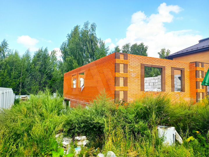 Дом 250 м² на участке 8,1 сот.