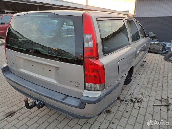 Накладка на порог внутренняя передняя правая Volvo8659960