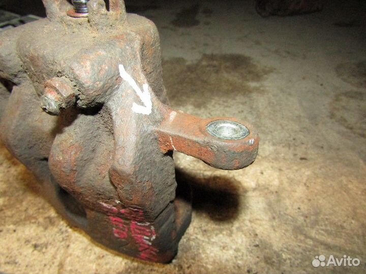 Суппорт передний левый RIO 2011-2017