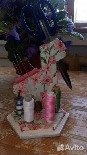 Подставка для ножниц, игольница