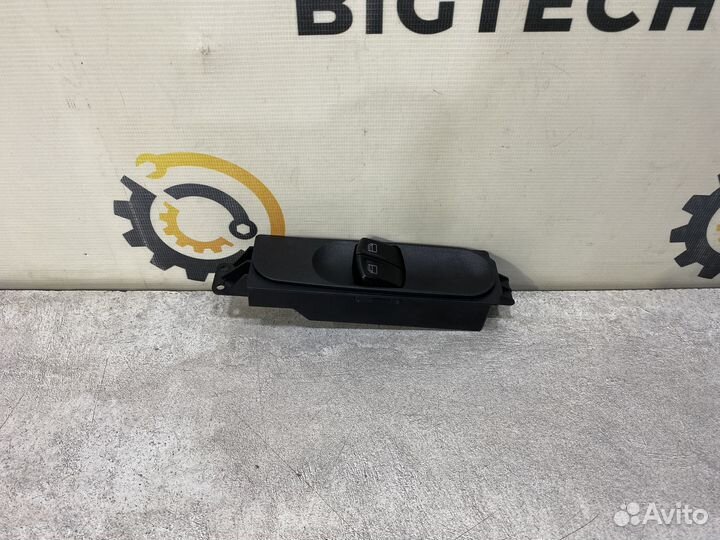 Блок кнопок стеклоподъемников Mercedes A6395451513