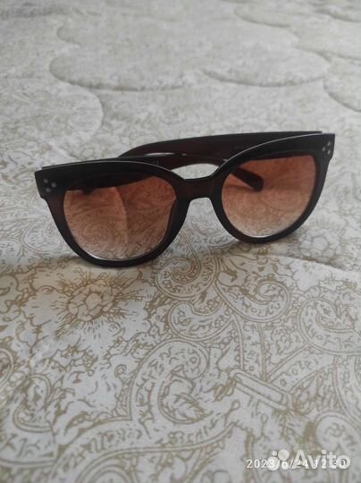 Солнцезащитные очки Италия