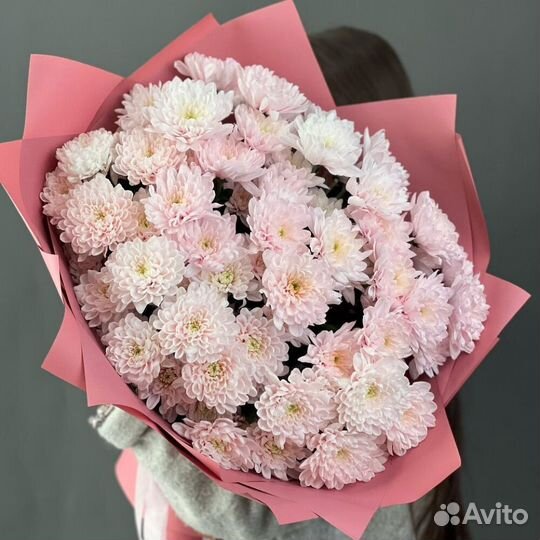 Охапка нежности - пышный букет из хризантемы