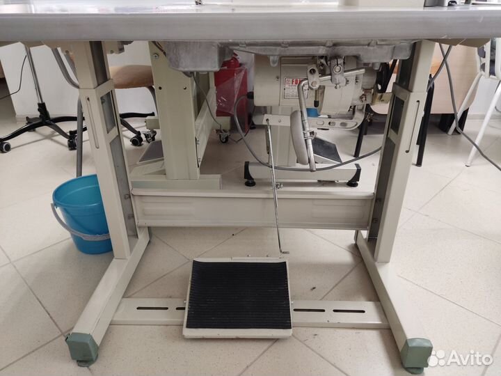 Промышленная прямострочная машина Brother