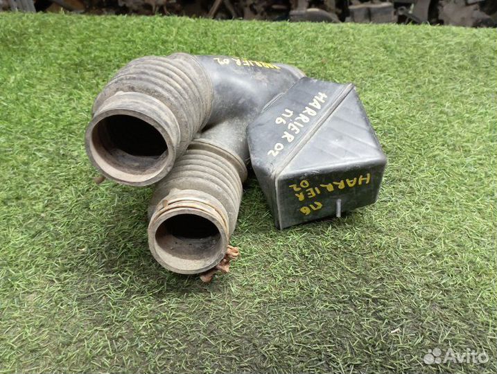 Патрубок воздушного фильтра Toyota Harrier XU10