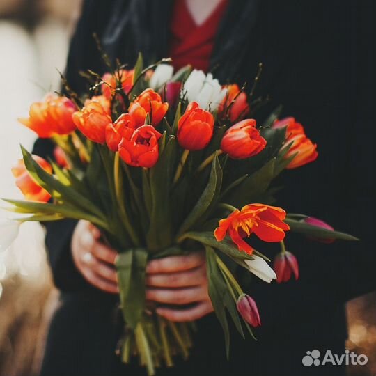 Тюльпаны к 8 Марта оранжевые