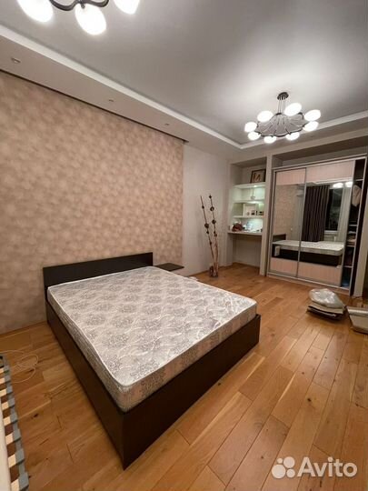 Кровать с матрасом