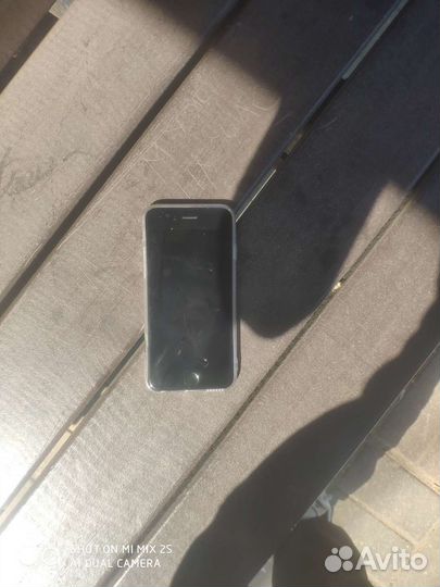 Телефон iPhone 6s