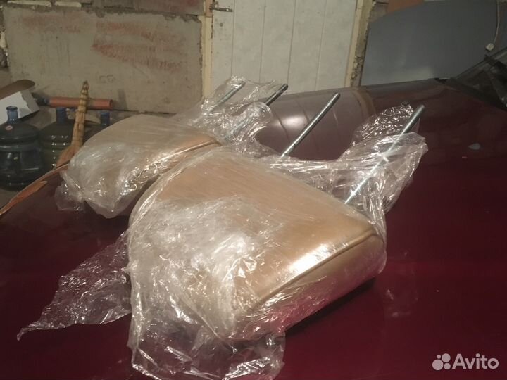 Подголовники бежевая кожа legnum galant vr4