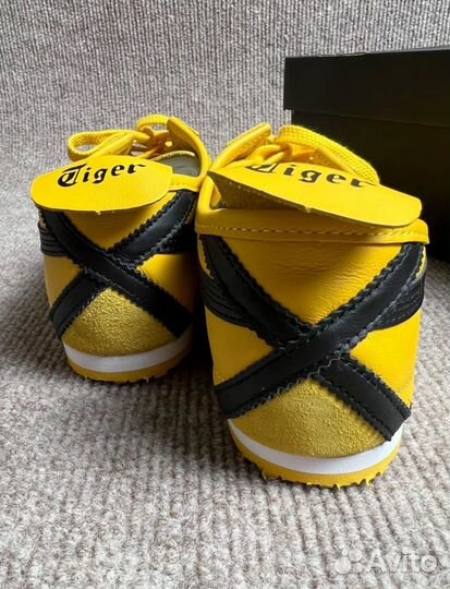 Кросовки onitsuka tiger mexico 66 yellow