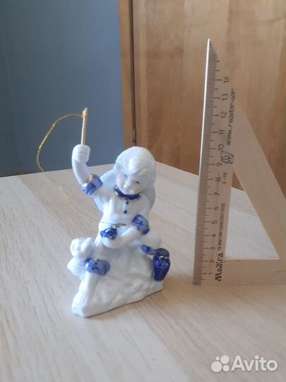 Статуэтка фарфор 