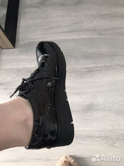 Лаковые туфли