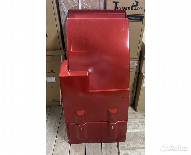 Брызговик в сборе левый красный Х3000 DZ1324123079