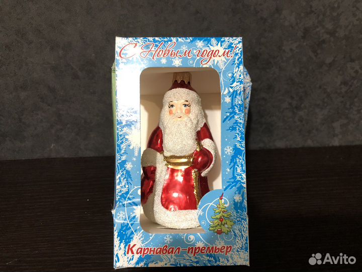 Новогодние стеклянные игрушки