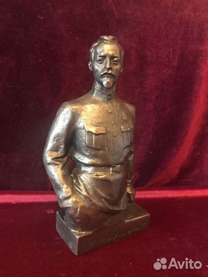 Бюст Дзержинского