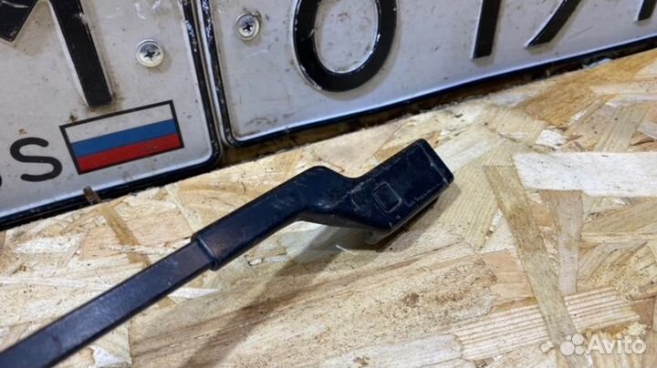 Поводок дворника Peugeot Partner 1.6 2012