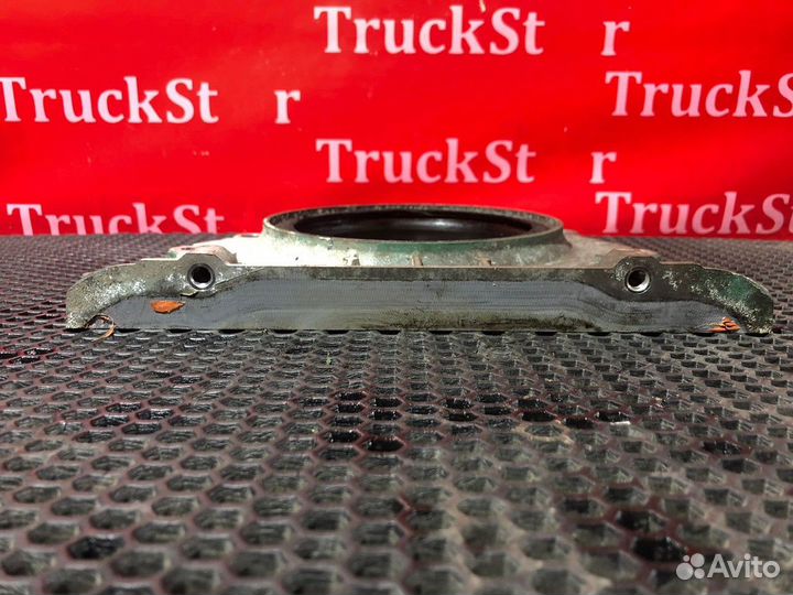 Крышка плиты двигателя Volvo FH