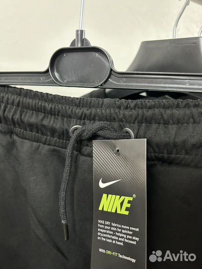 Шорты Nike Tech fleece