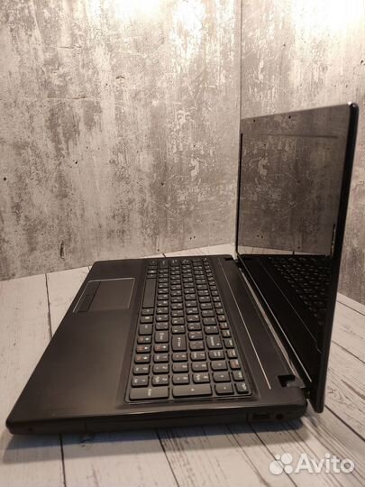 Haдежный Lenovо с SSD/15.6 Дюйма/GeForce 2Гб/8GB