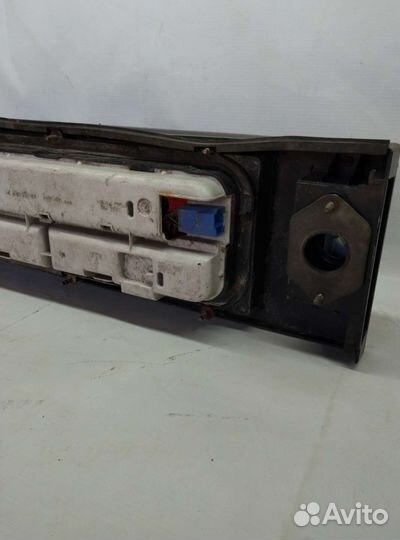 Стоп сигнал правый Nissan Bluebird U11