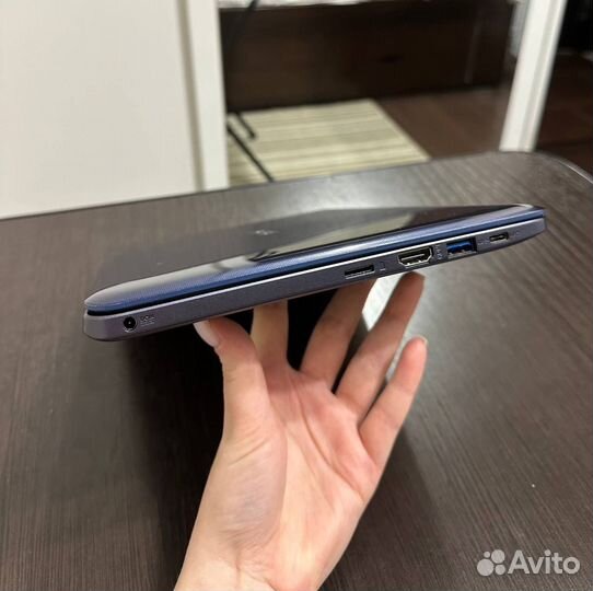 Ноутбук Asus vivobook E203M