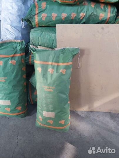 Уголь древесный в мешках