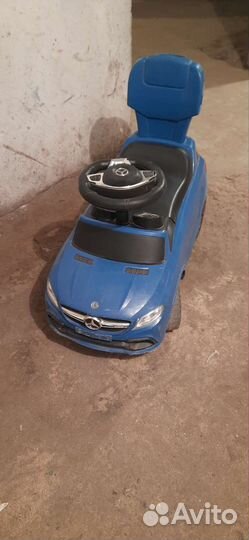 Детская машинка каталка с ручкой