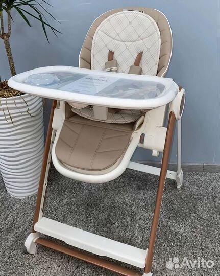 Стульчик для кормления ребенка