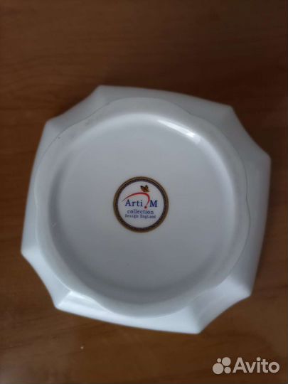 Чашка с блюдцем и конфетница