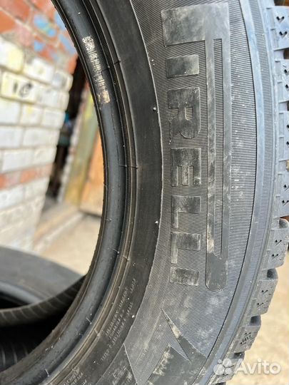 Pirelli Ice Zero 215/65 R17 103T