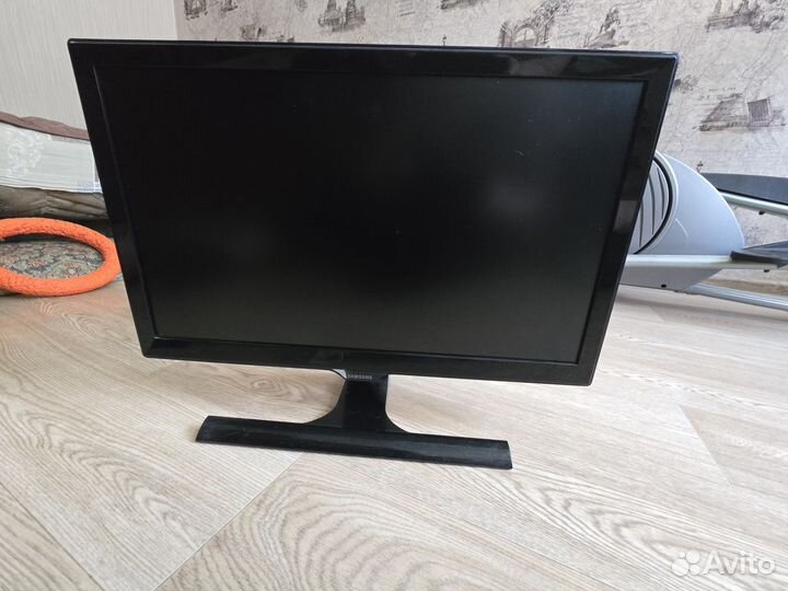 Монитор Samsung 21.5