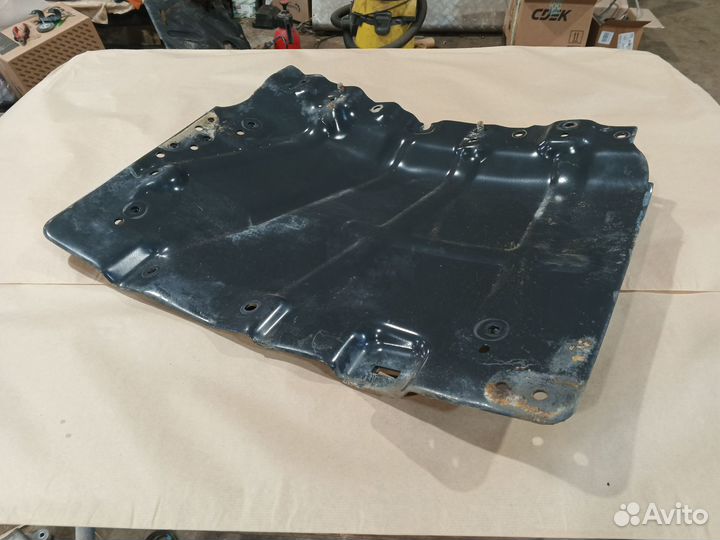 Кронштейн крыла переднего Scania 6-Series