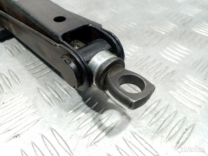 Б/У Домкрат RAV 4