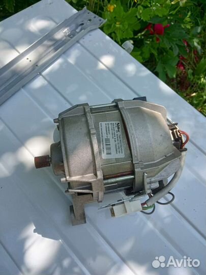 Двигататель стиральной машины