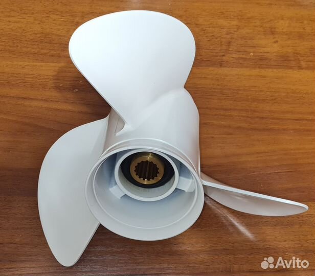 Винт гребной Yamaha 60-140, F70-F130 (3x13x23)