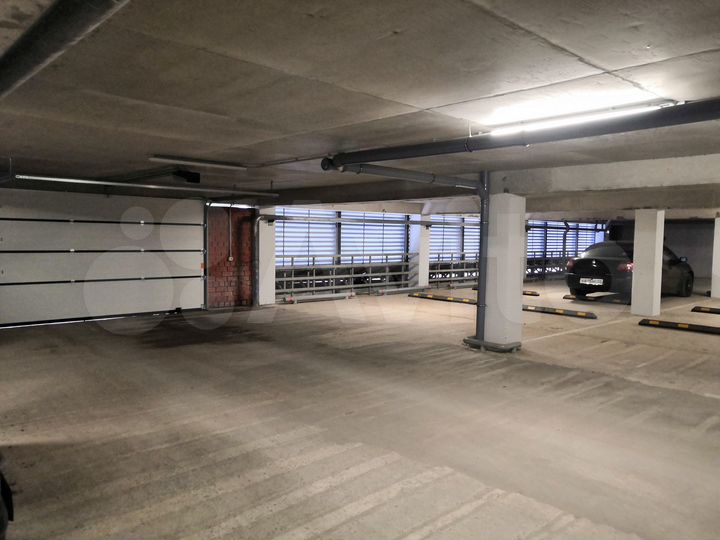 Машиноместо, 14 м²