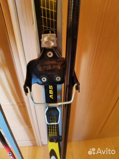 Лыжи пластик+палки, есть к ним р. 36-ботинки кожа