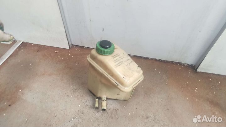 Бачок гидроусилителя Audi A6 C4 Audi 100