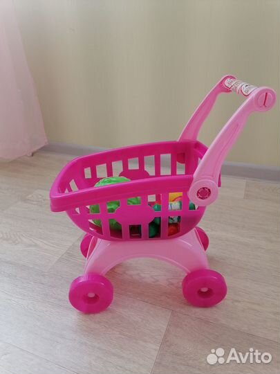 Игрушечная коляска