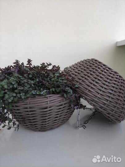 Кашпо из искусственного ротанга