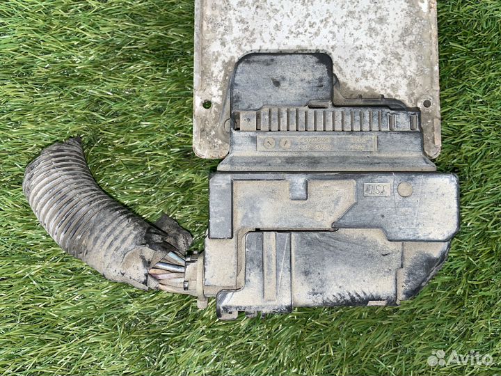 Блок управления подвеской Cadillac Escalade GMT900