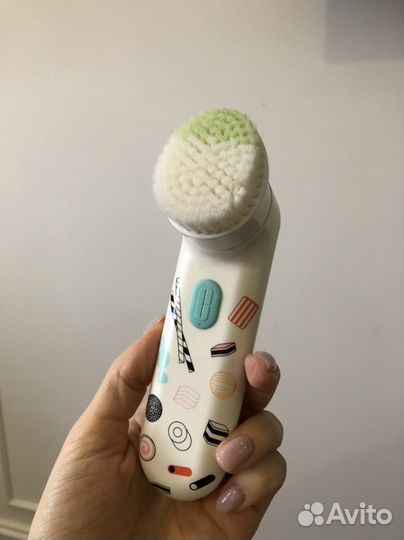 Шетка для умывания Clinique