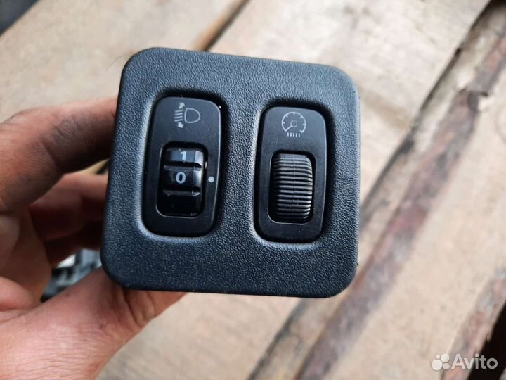 Кнопка подогрева сиденья Mitsubishi lancer 9