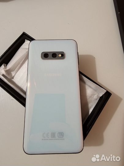 Samsung Galaxy S10e, 6/128 ГБ