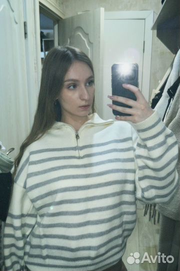 Свитер с горлом на молнии женский