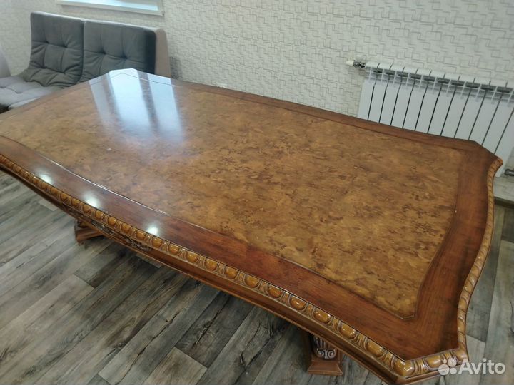 Стол обеденный из массива дерева