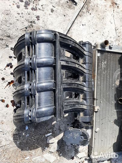 Впускной коллектор с дроссельной заслонкой